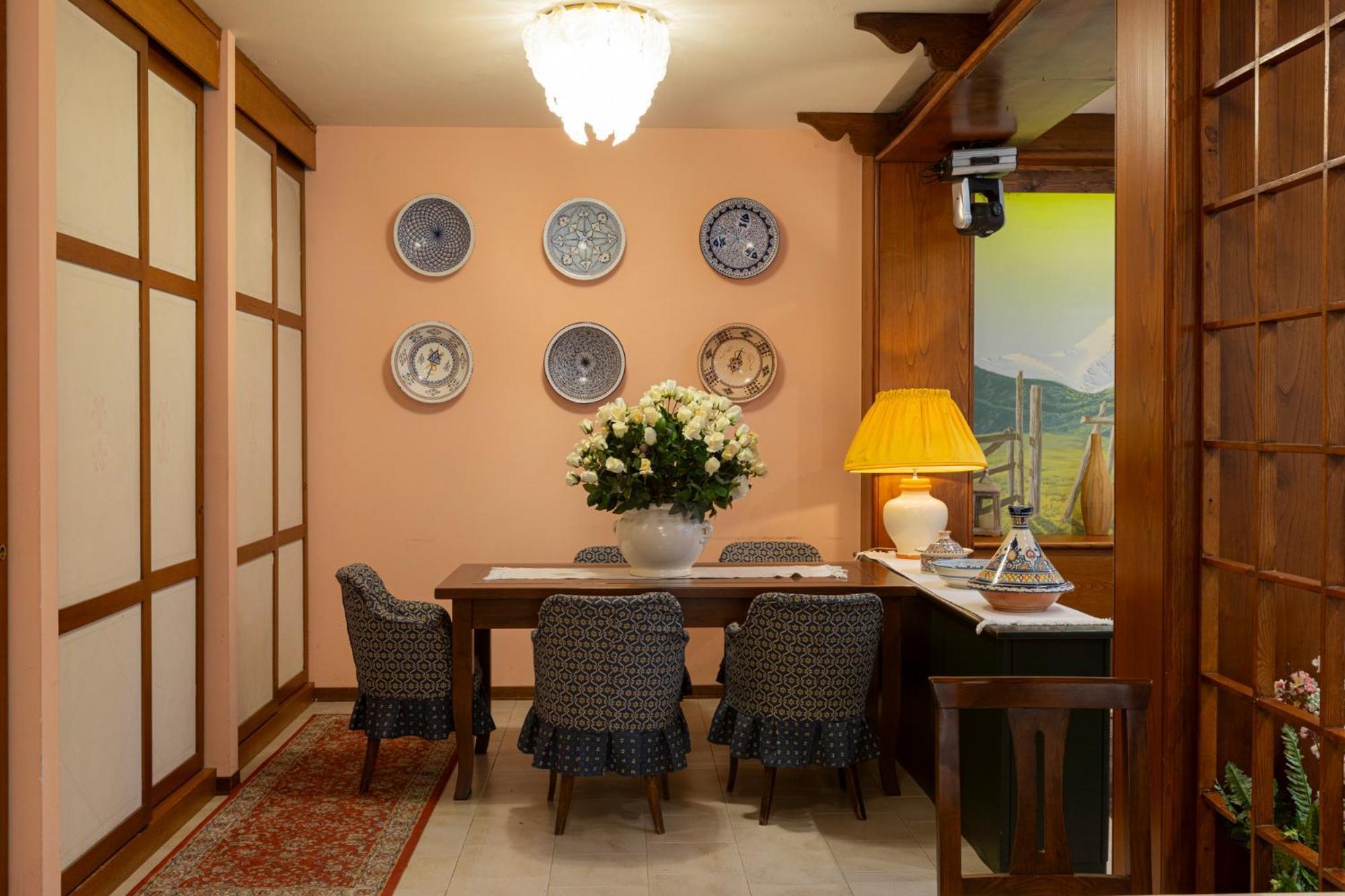 Hotel Ristorante La Lanterna Кастельнуово-ді-Гарфаньяна Екстер'єр фото