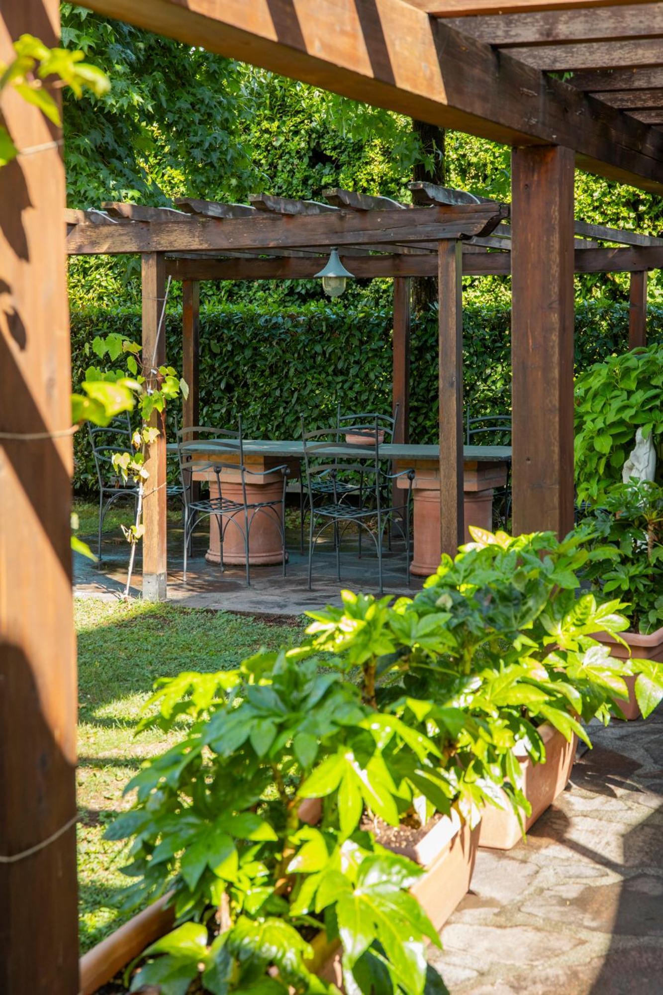 Hotel Ristorante La Lanterna Кастельнуово-ді-Гарфаньяна Екстер'єр фото