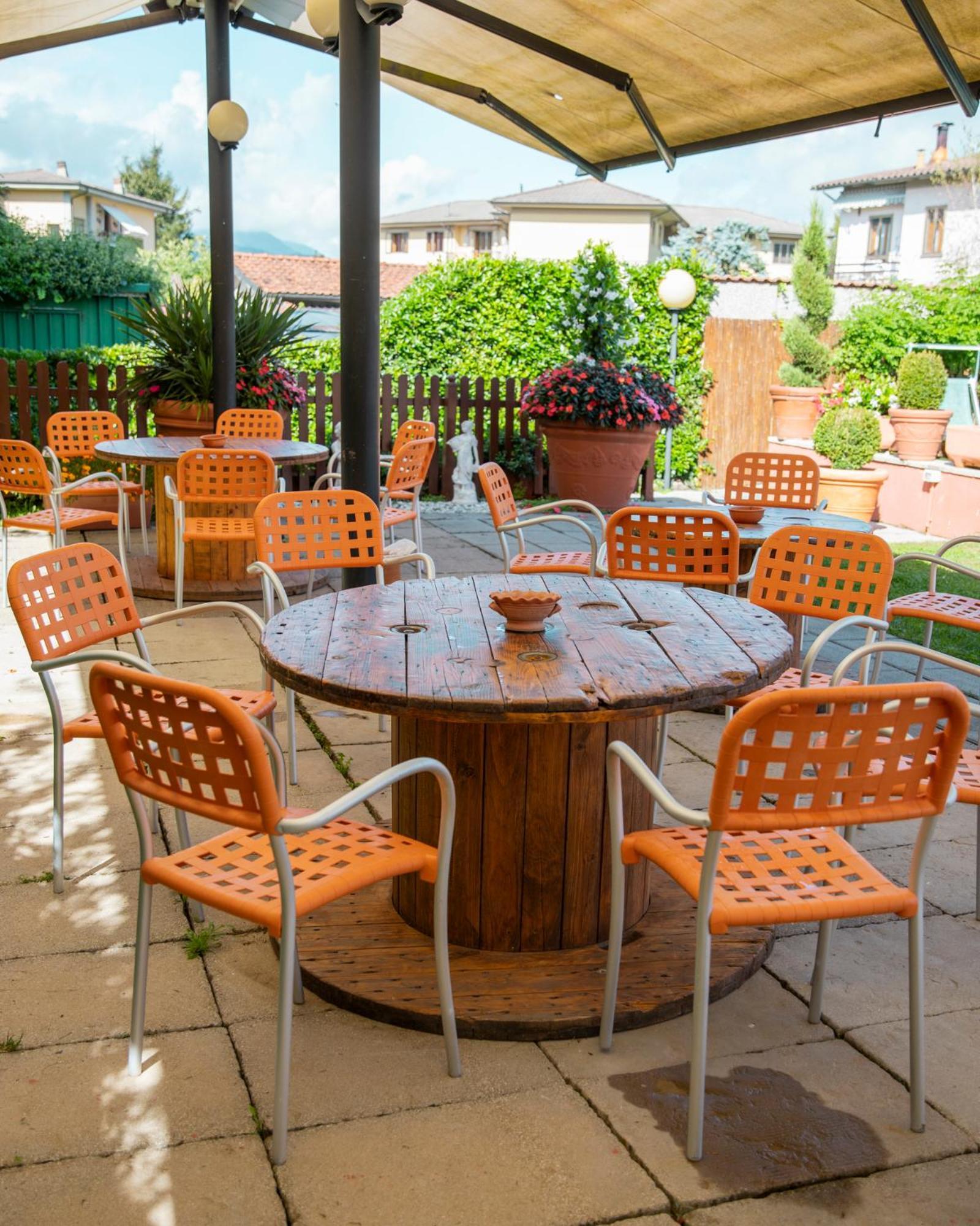 Hotel Ristorante La Lanterna Кастельнуово-ді-Гарфаньяна Екстер'єр фото