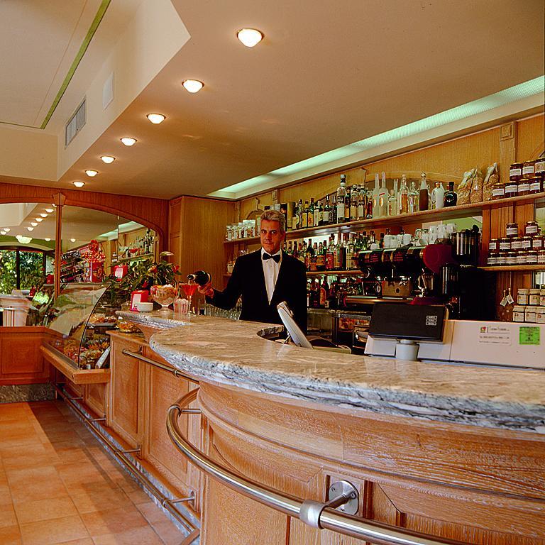Hotel Ristorante La Lanterna Кастельнуово-ді-Гарфаньяна Екстер'єр фото