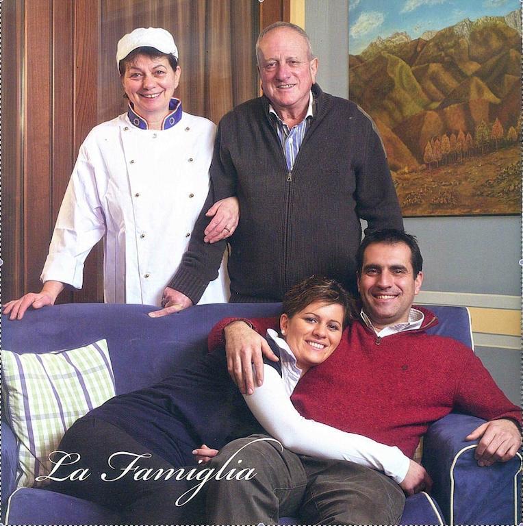 Hotel Ristorante La Lanterna Кастельнуово-ді-Гарфаньяна Екстер'єр фото